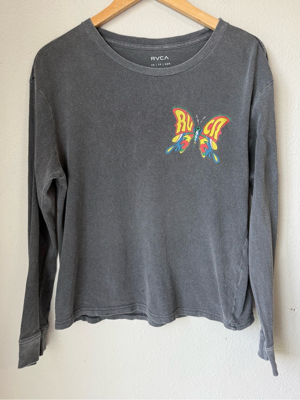 RVCA Charcoal Crewneck Long-Sleeve Tee Butterfly Art Front/Back Women’s Size XS